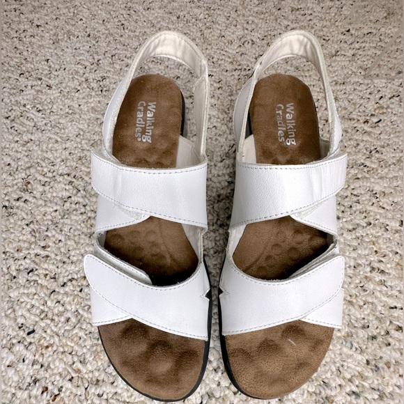 WALKING CRADLES VELCRO STRAP SANDALS size 7N but runs wide white - Picture 3 of 12
